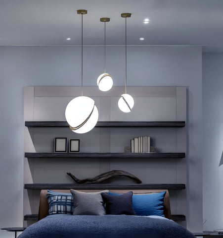 Crescent Pendant Lamp - NexioPick
