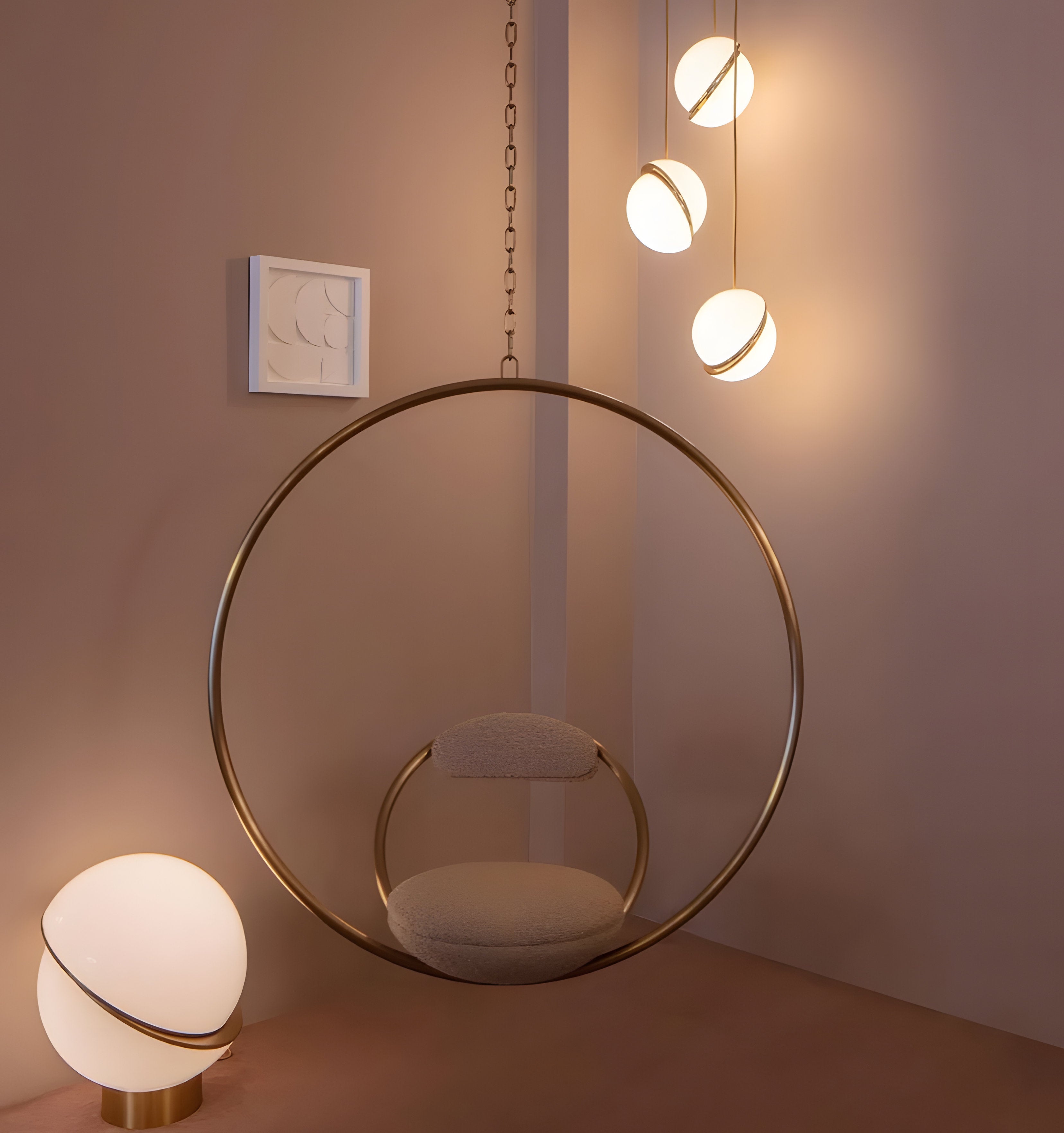 Crescent Pendant Lamp - NexioPick