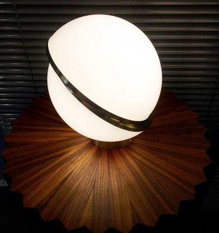 Crescent Table Lamp - NexioPick