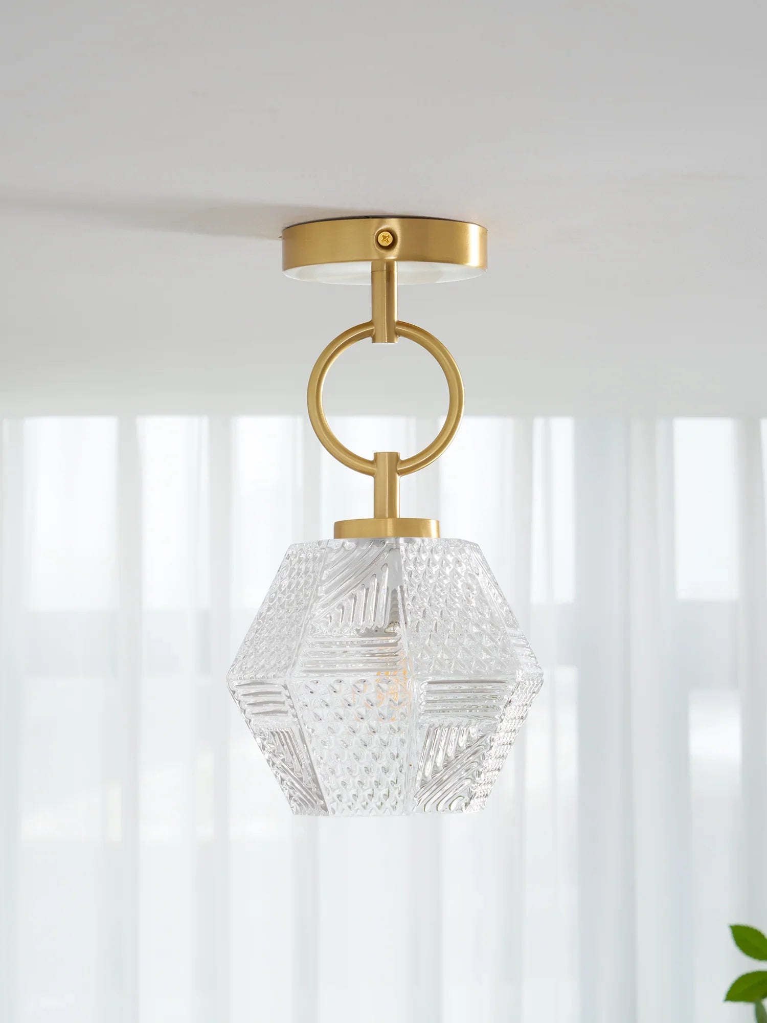 Diamond Cut Art Deco Ceiling Light - NexioPick