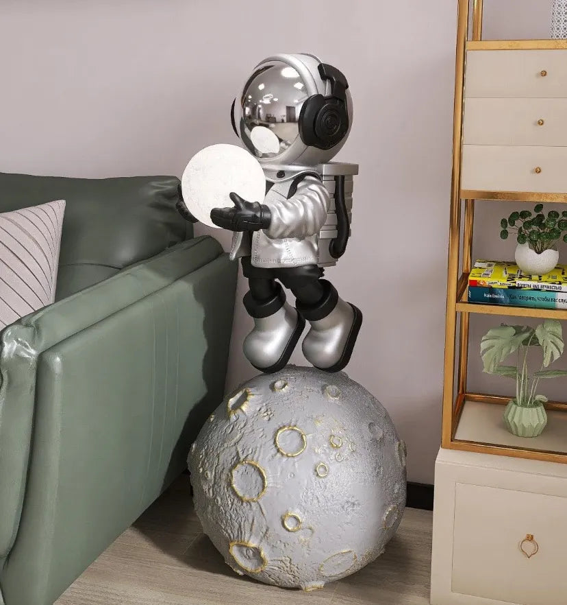 Diver Astronaut Floor Lamp - NexioPick