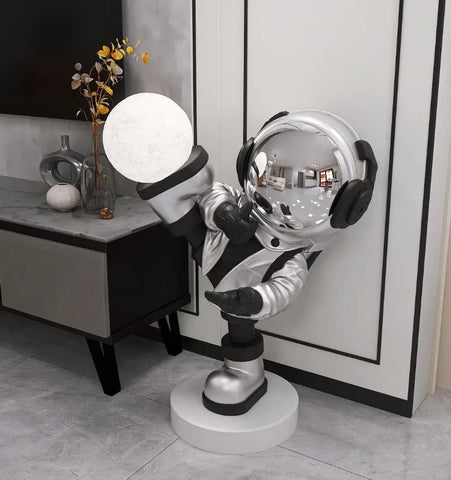 Effort Astronaut Floor Lamp - NexioPick
