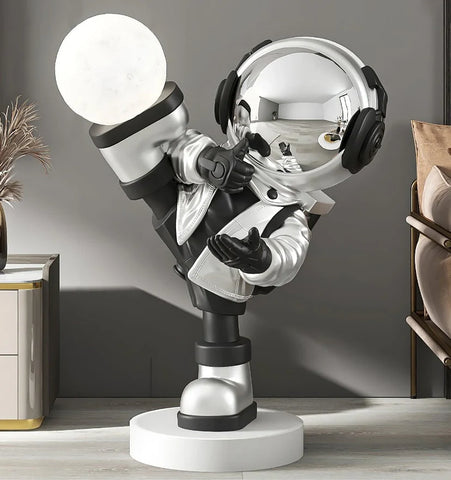 Effort Astronaut Floor Lamp - NexioPick