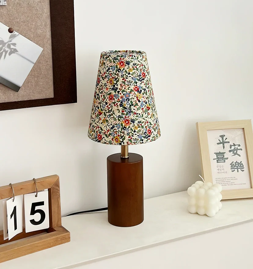 Elara Table Lamp - NexioPick