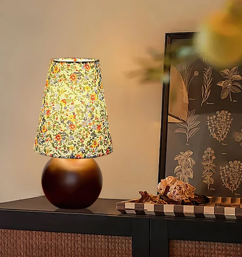 Elara Table Lamp - NexioPick
