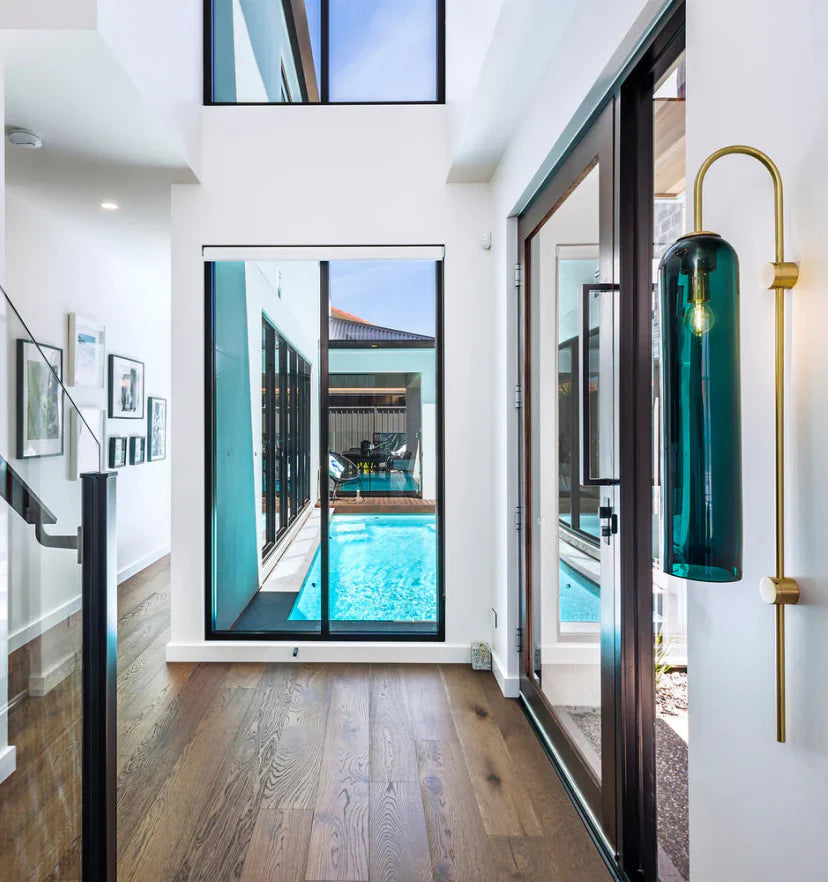 Modern Glass Wall Sconce - NexioPick