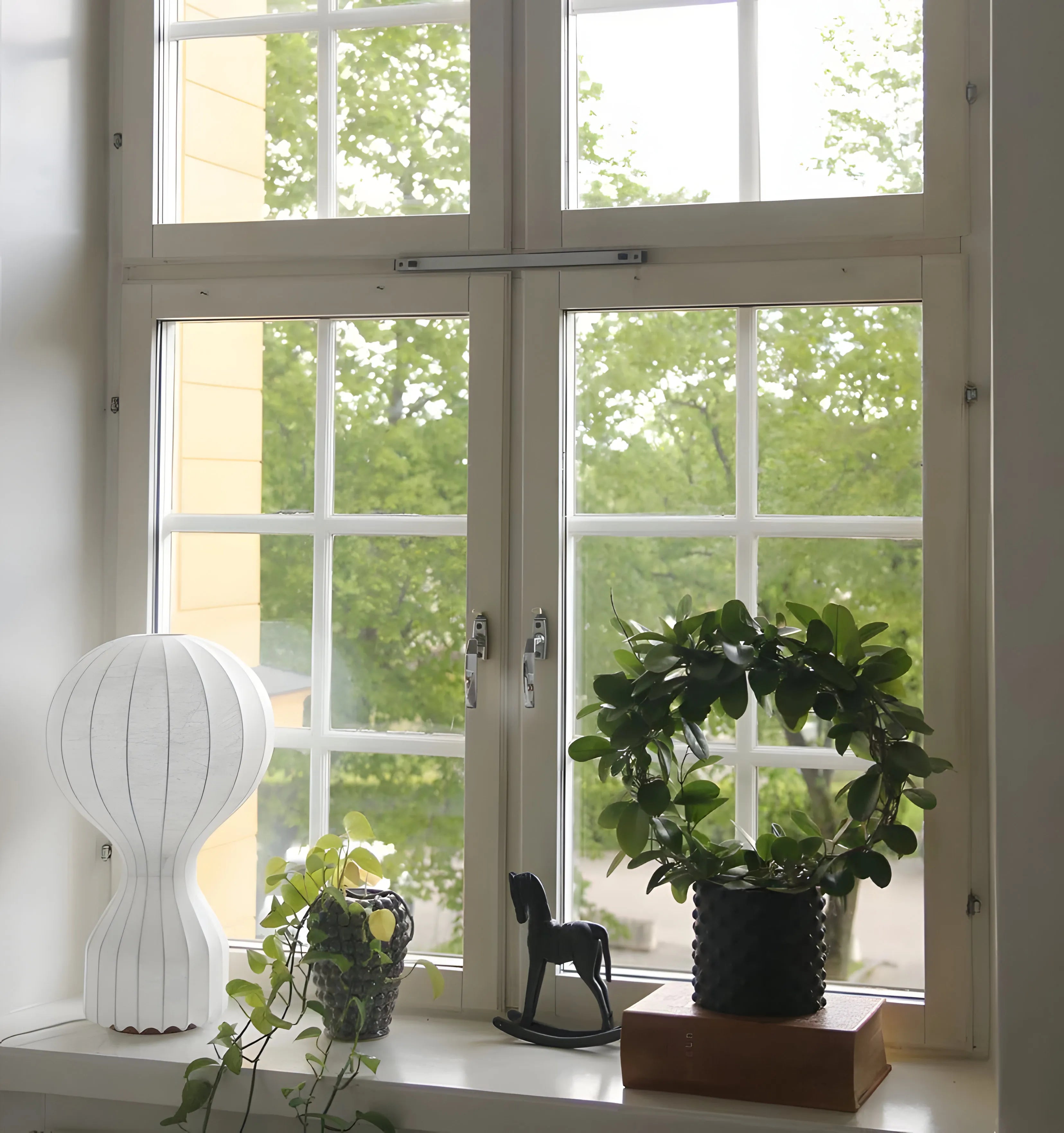 Gatto Table Lamp - NexioPick