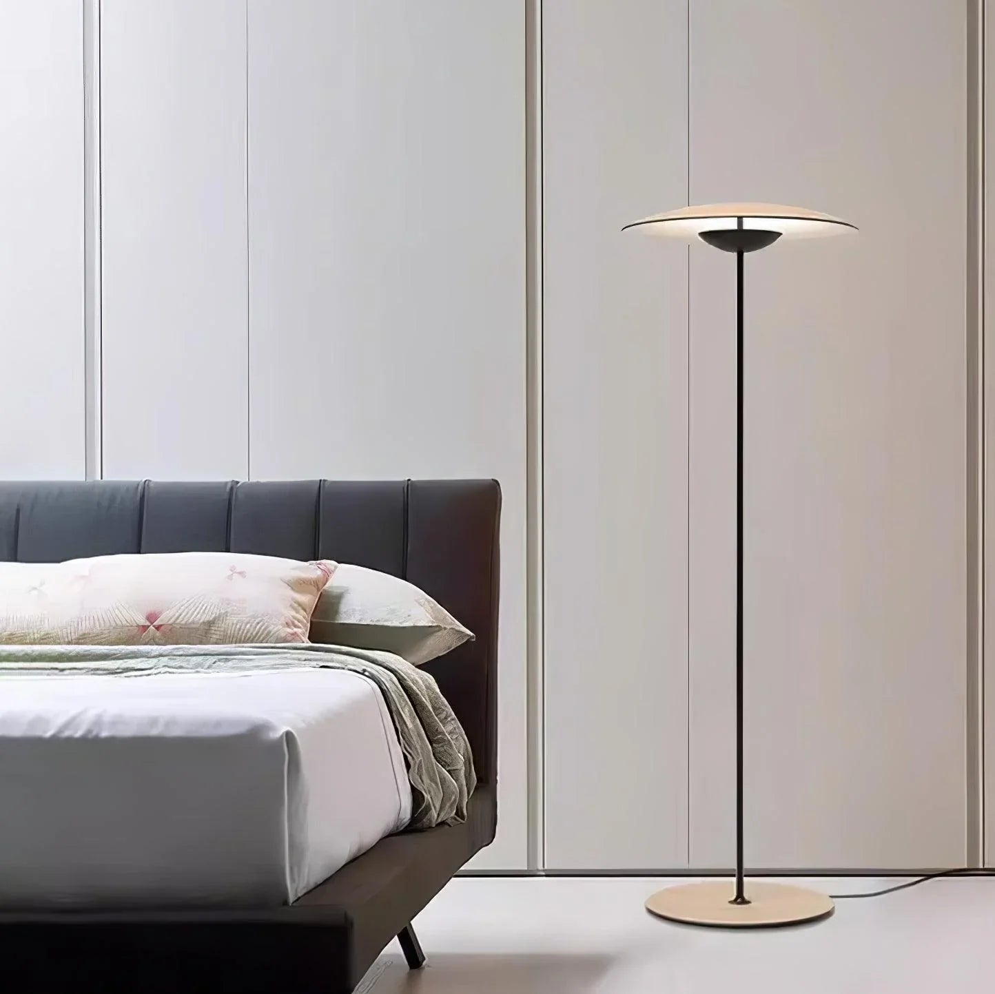 Innovative Directional Floor Lamp - NexioPick