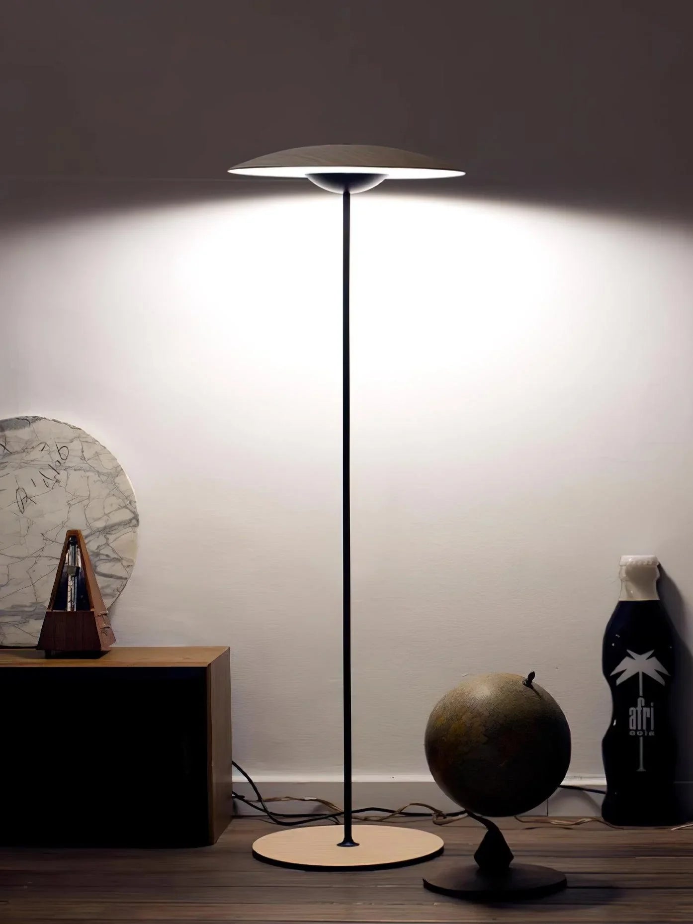 Innovative Directional Floor Lamp - NexioPick