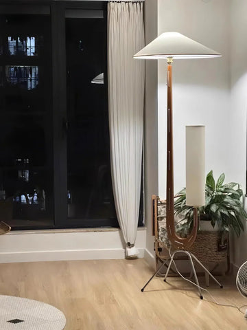 Giraffe Floor Lamp - NexioPick