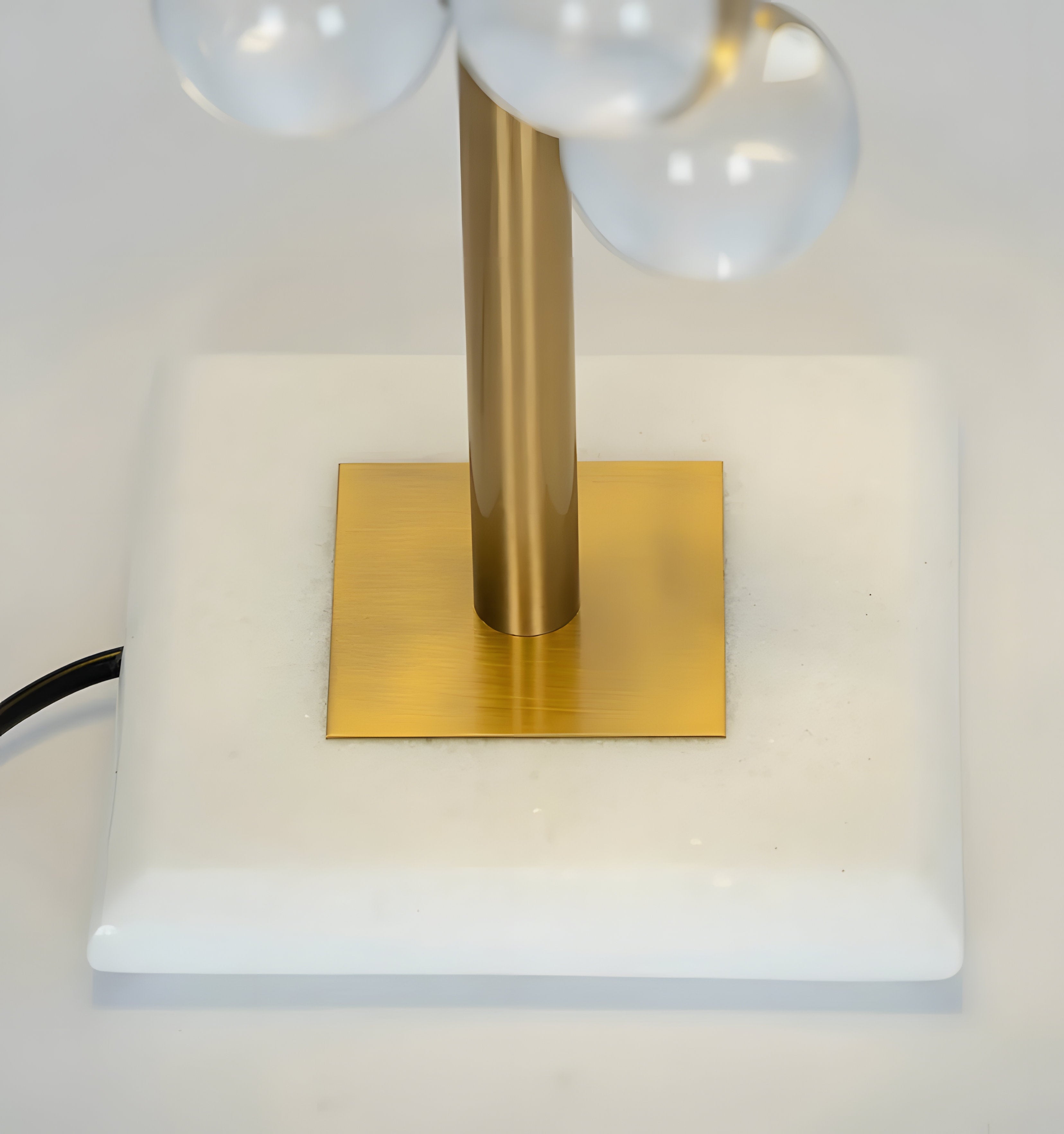 Globo Table Lamp - NexioPick