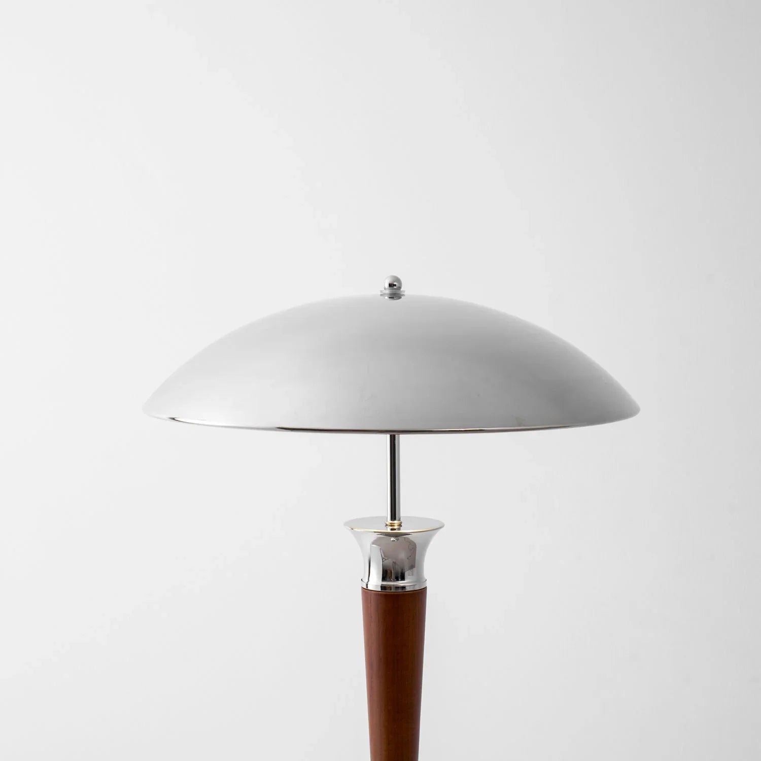 Helmet Floor Lamp - NexioPick