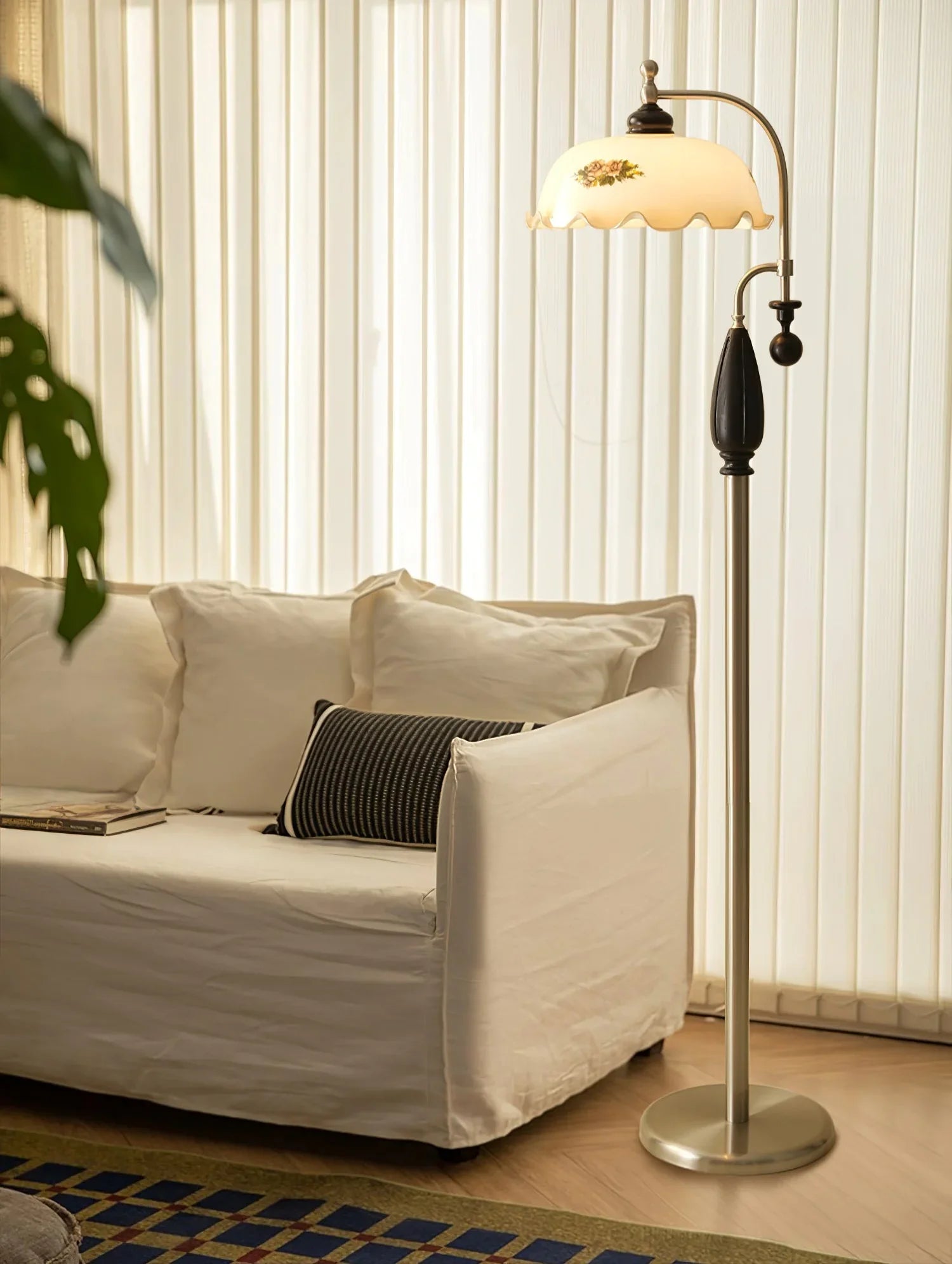 Heritage Bloom Floor Lamp - NexioPick
