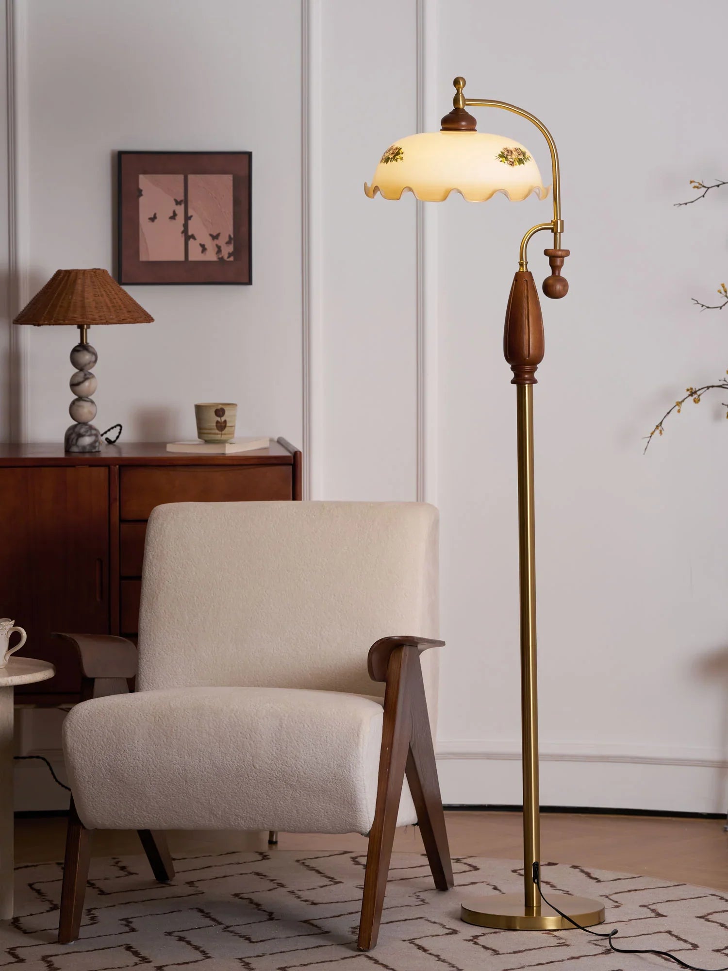 Heritage Bloom Floor Lamp - NexioPick