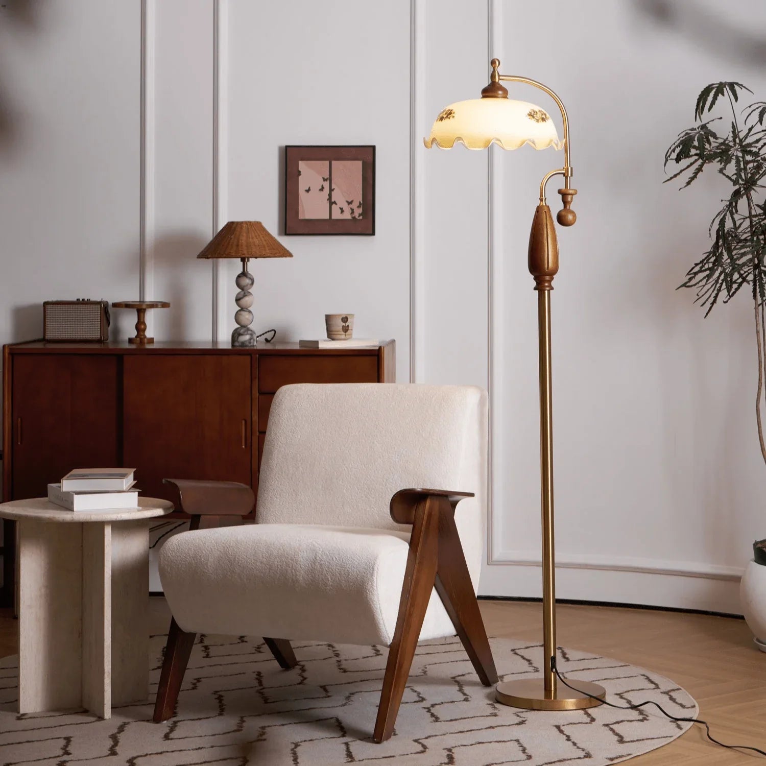 Heritage Bloom Floor Lamp - NexioPick