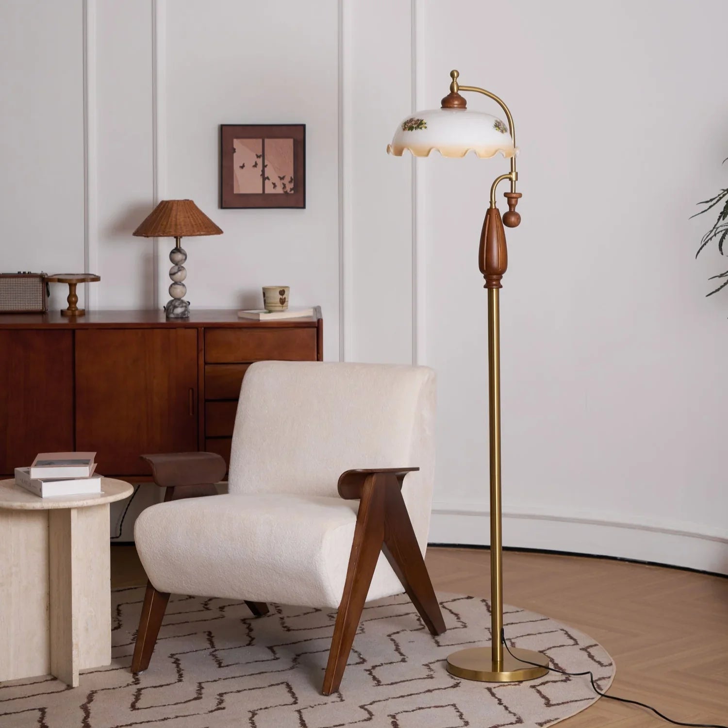Heritage Bloom Floor Lamp - NexioPick