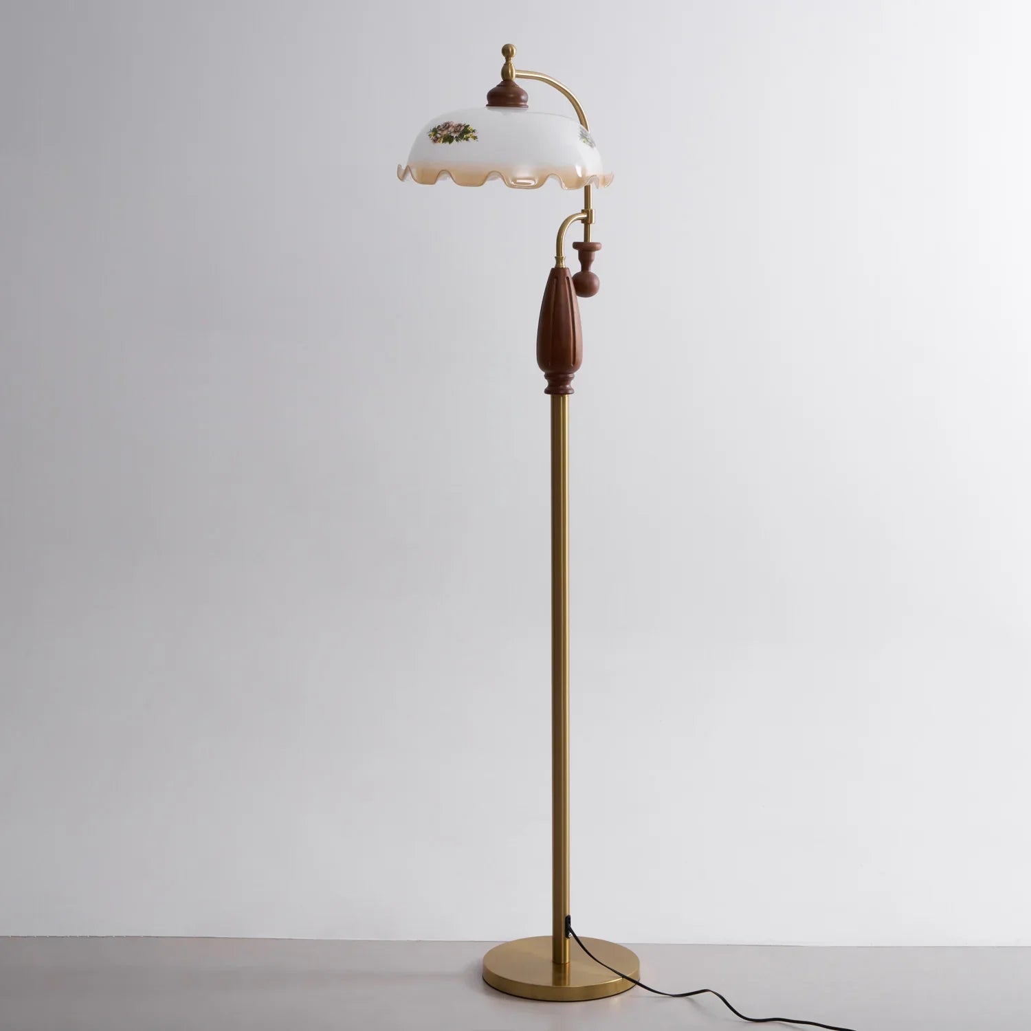 Heritage Bloom Floor Lamp - NexioPick