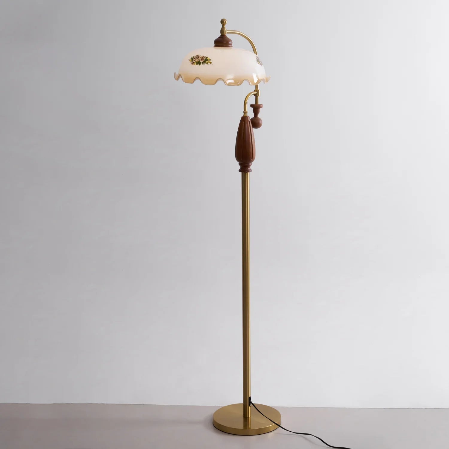 Heritage Bloom Floor Lamp - NexioPick