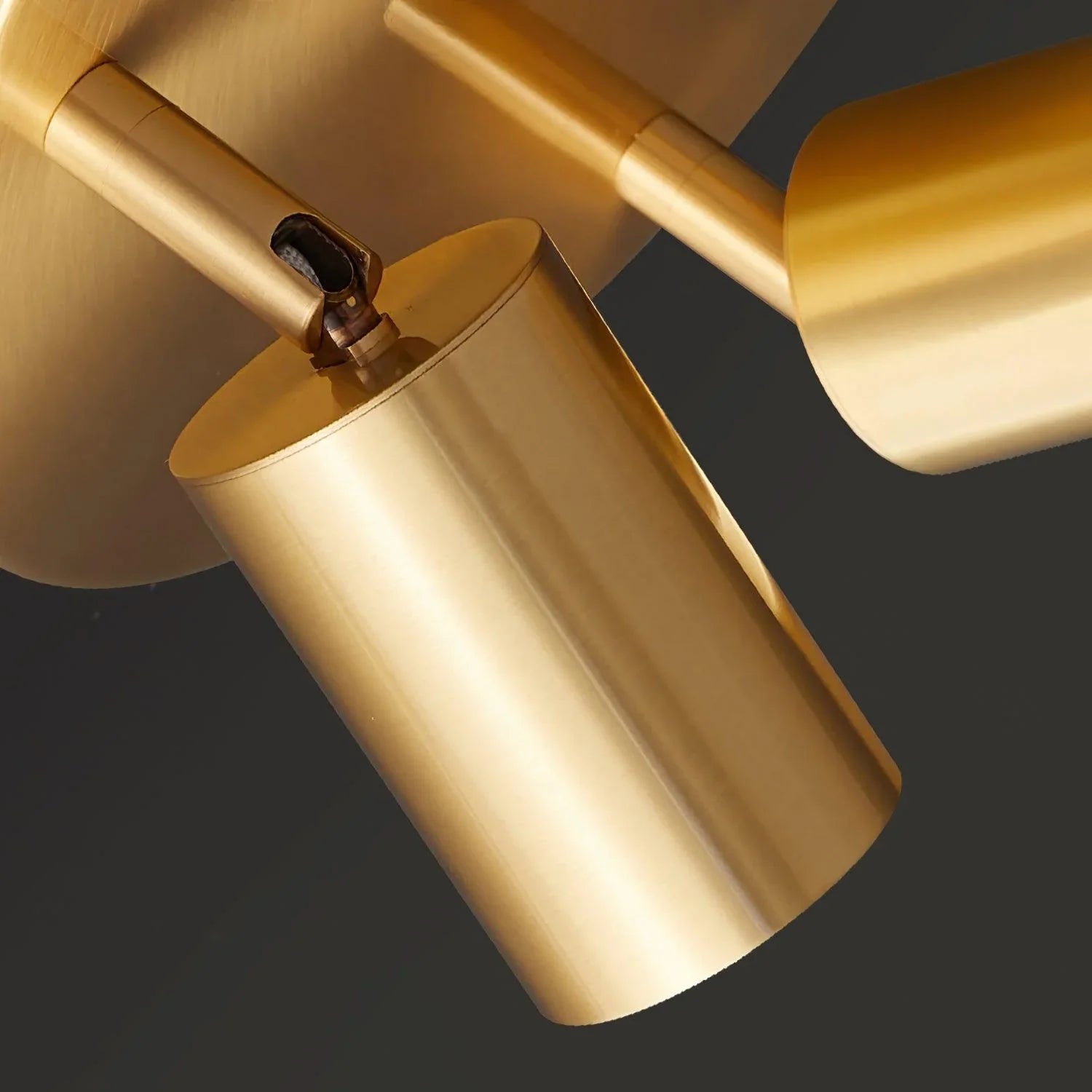 Hugo Hotspot Ceiling Light - NexioPick