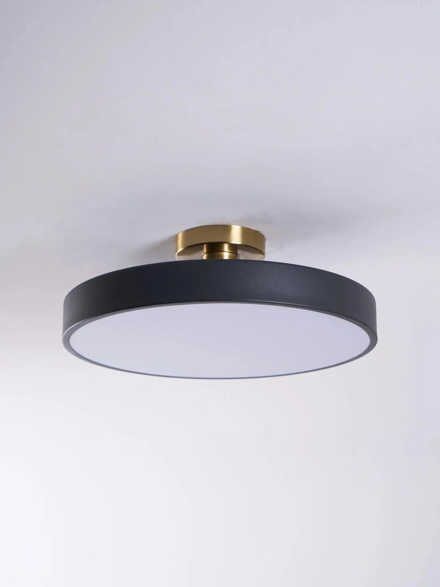 Isla Flush Mount Ceiling Lamp - NexioPick