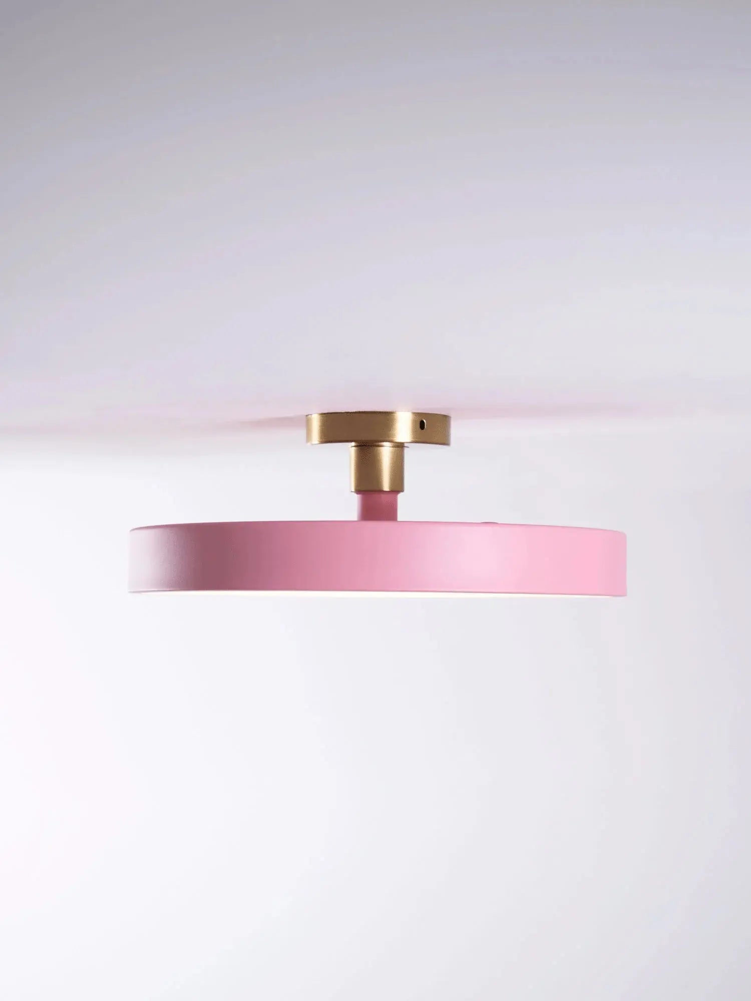 Isla Flush Mount Ceiling Lamp - NexioPick