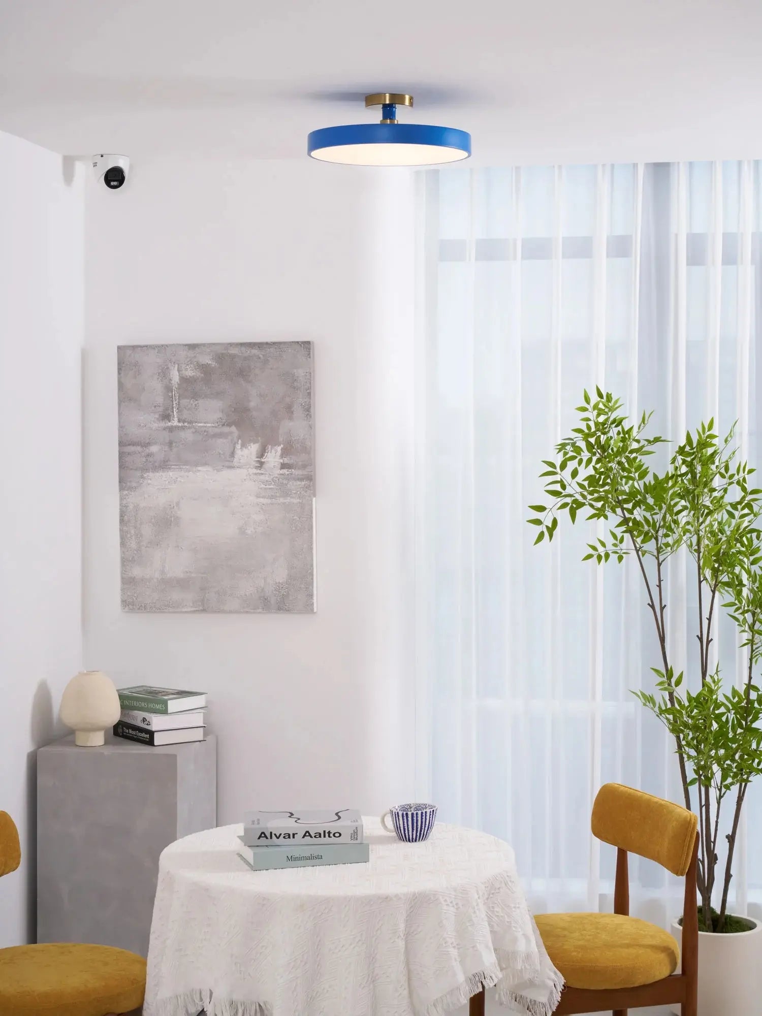 Isla Flush Mount Ceiling Lamp - NexioPick