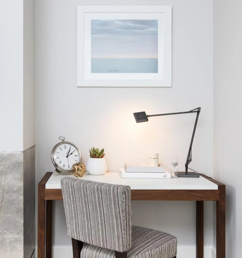 Edge Table Lamp - NexioPick