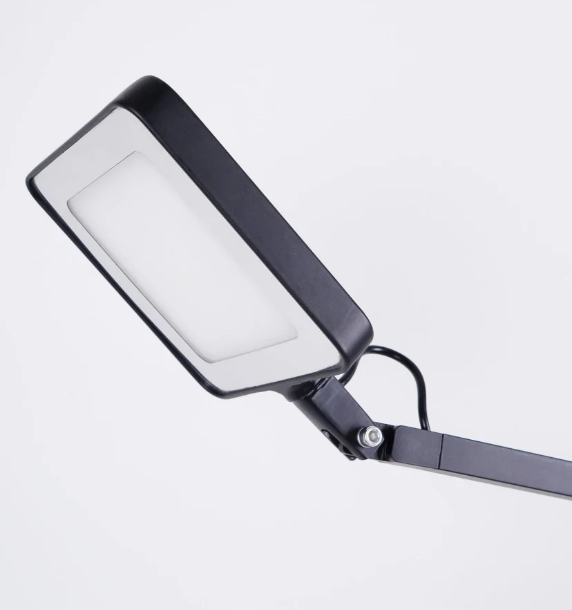 Edge Table Lamp - NexioPick