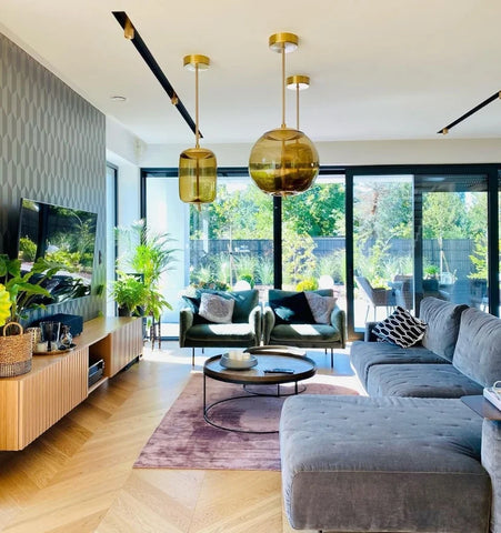 Blown Glass Pendant Light - NexioPick