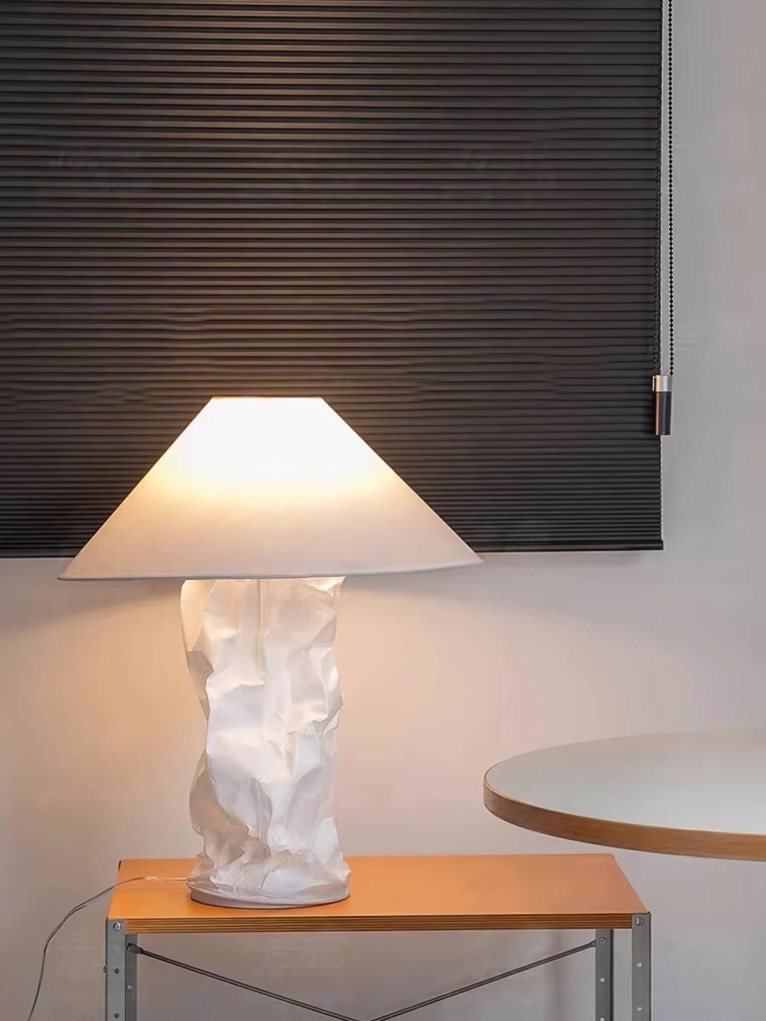 Crinkle Paper Table Lamp - NexioPick