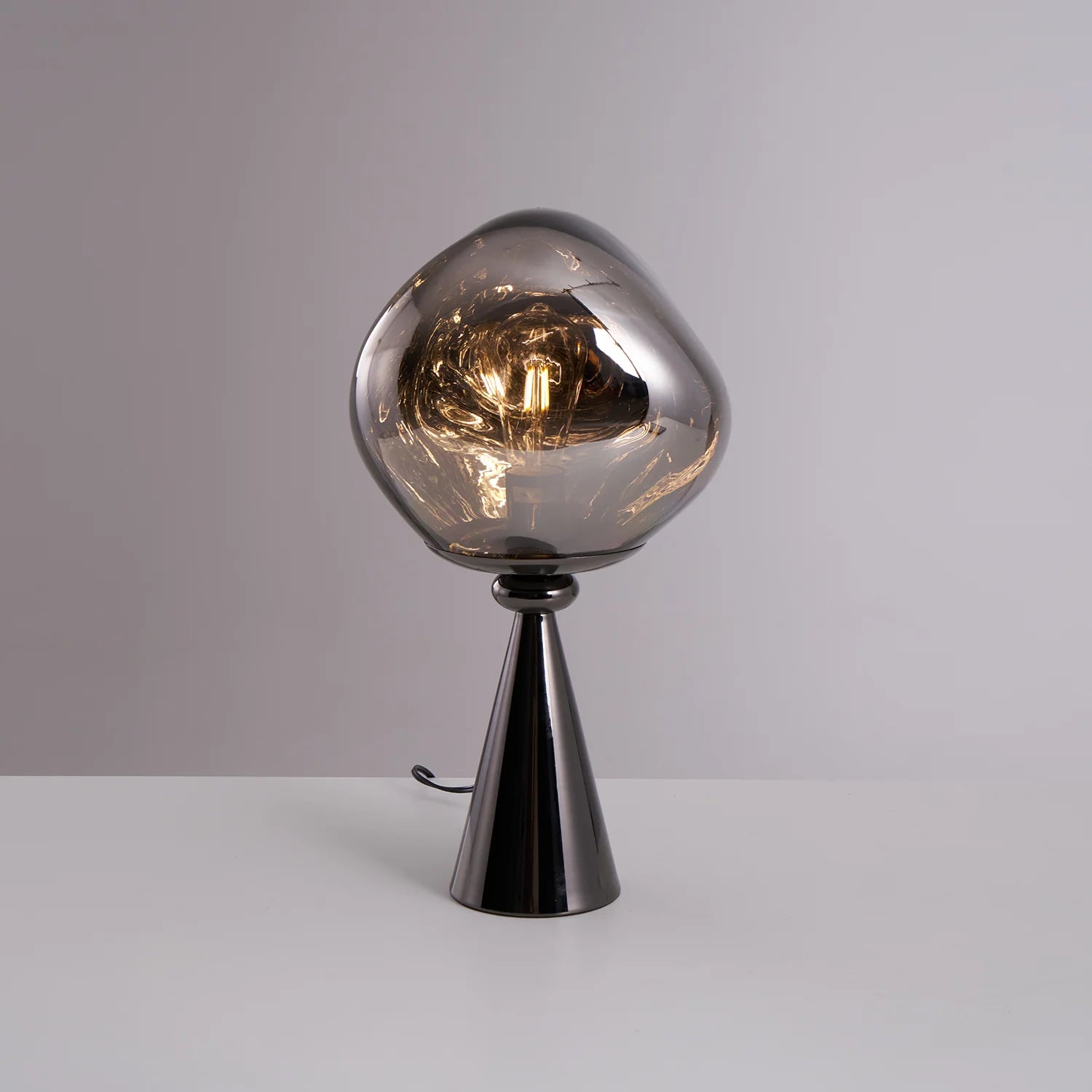 Lava Cone Table Lamp - NexioPick