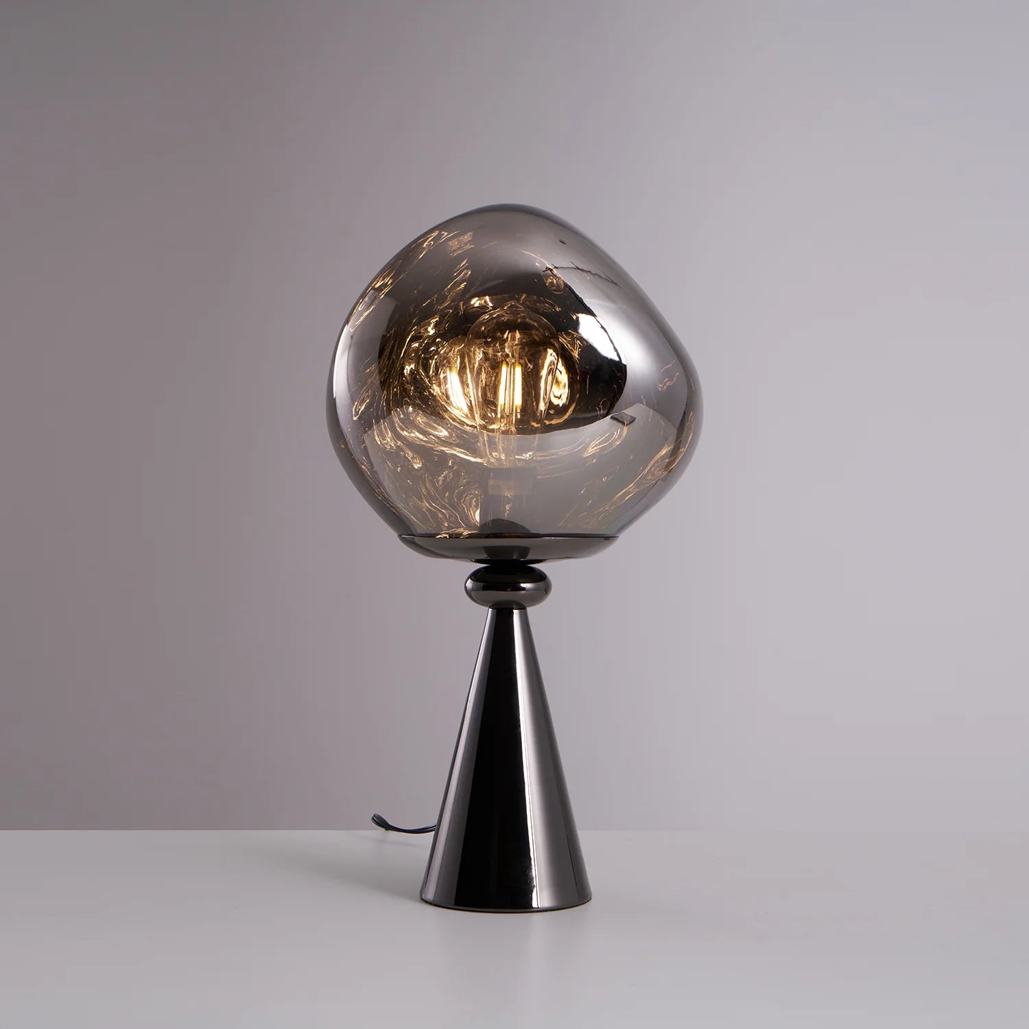 Lava Cone Table Lamp - NexioPick