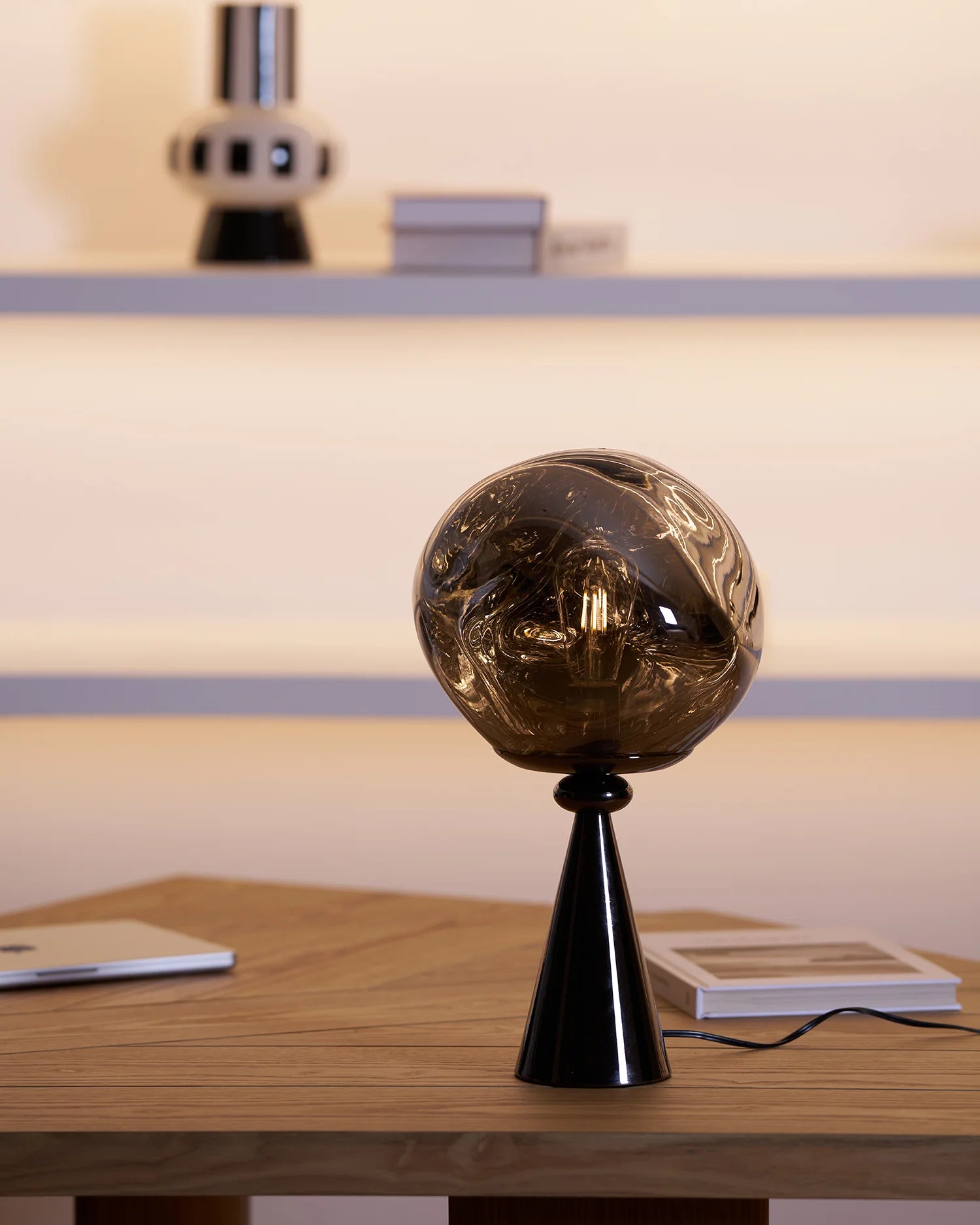 Lava Cone Table Lamp - NexioPick