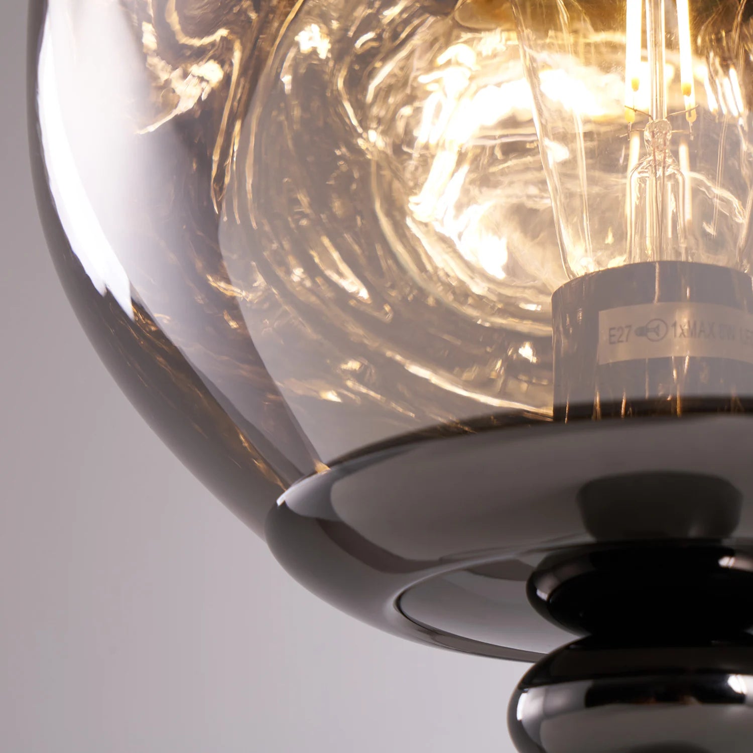 Lava Cone Table Lamp - NexioPick