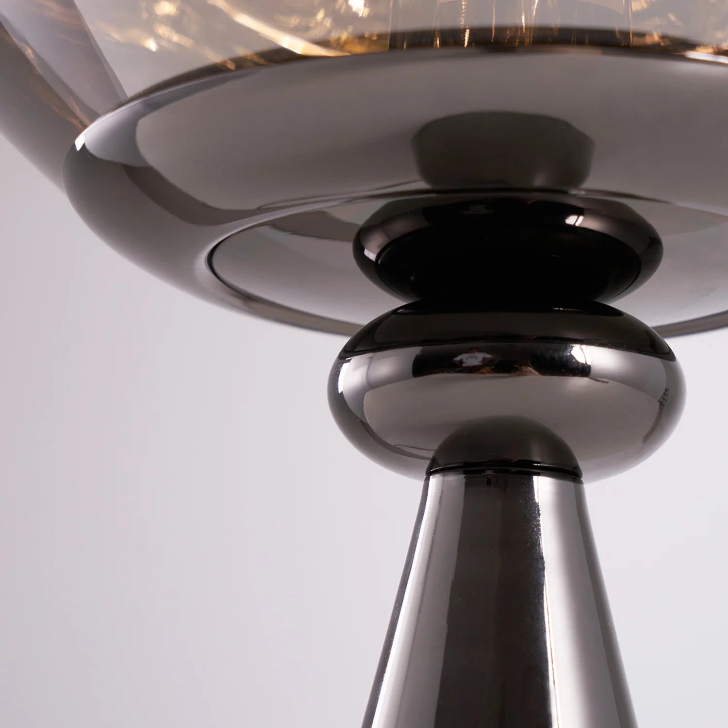 Lava Cone Table Lamp - NexioPick