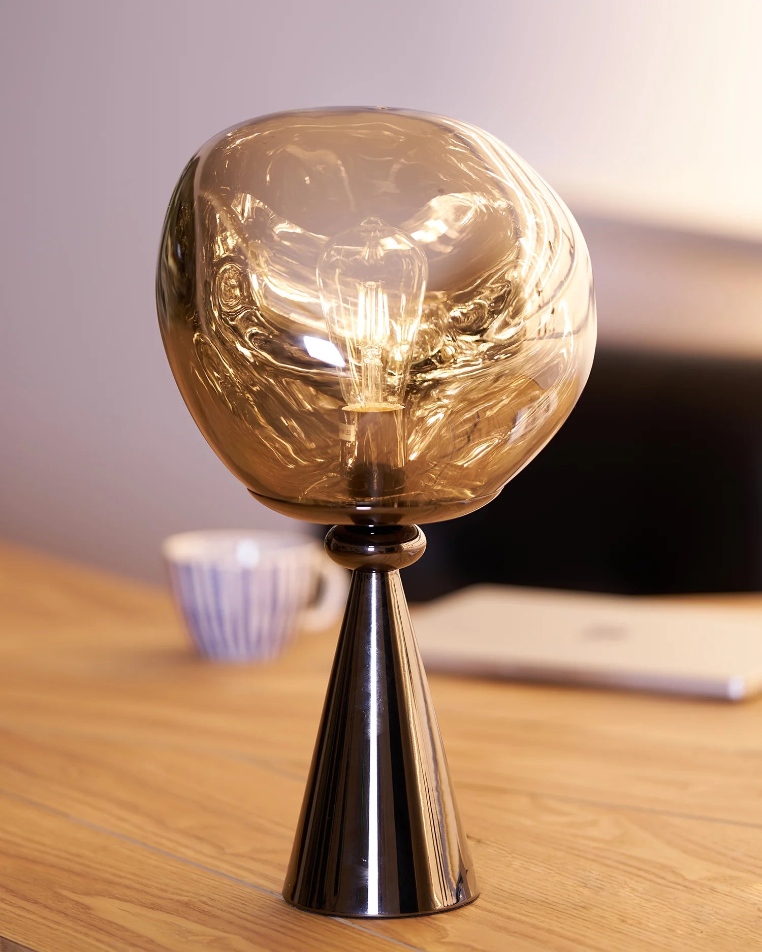 Lava Cone Table Lamp - NexioPick