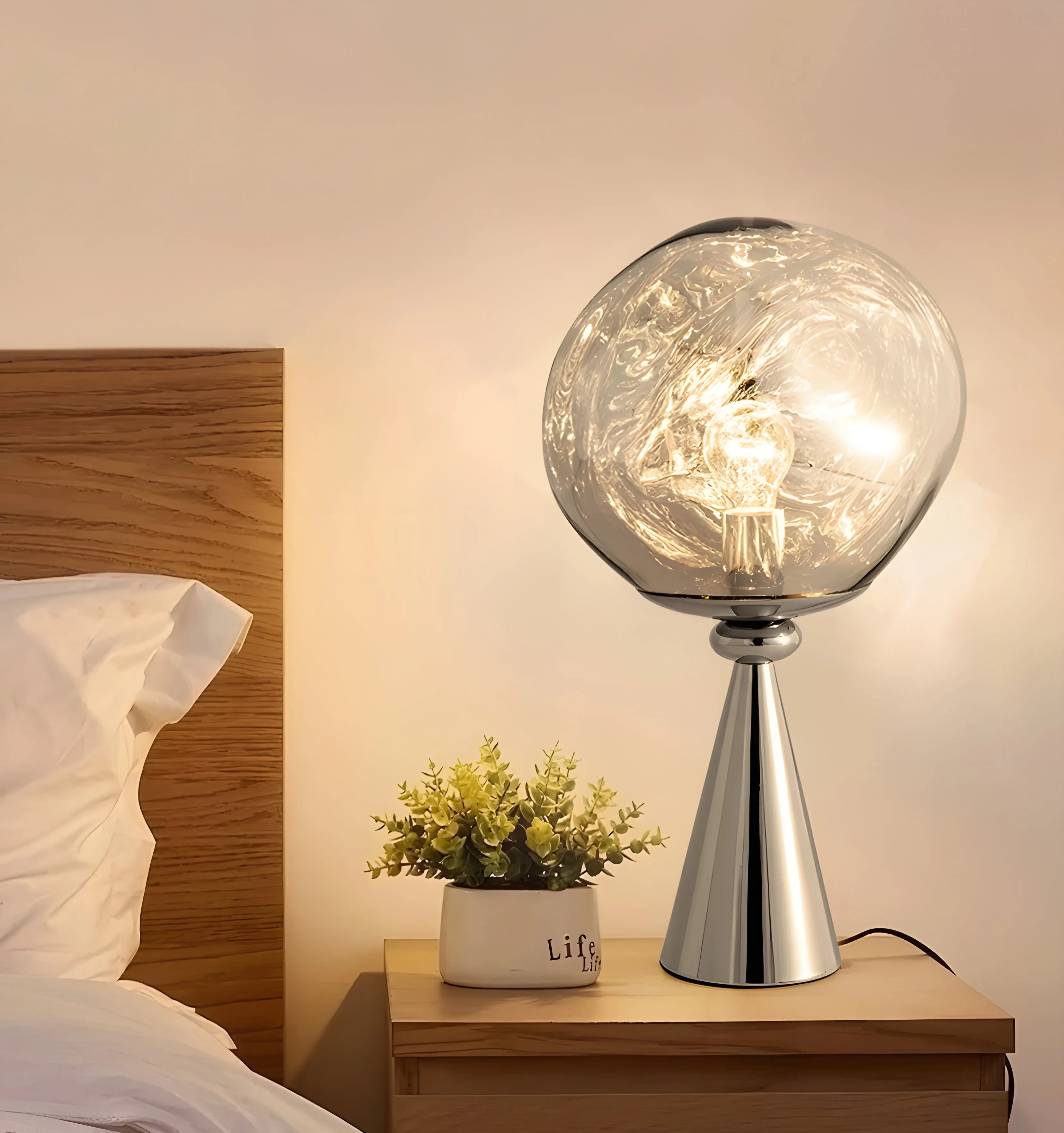 Lava Cone Table Lamp - NexioPick