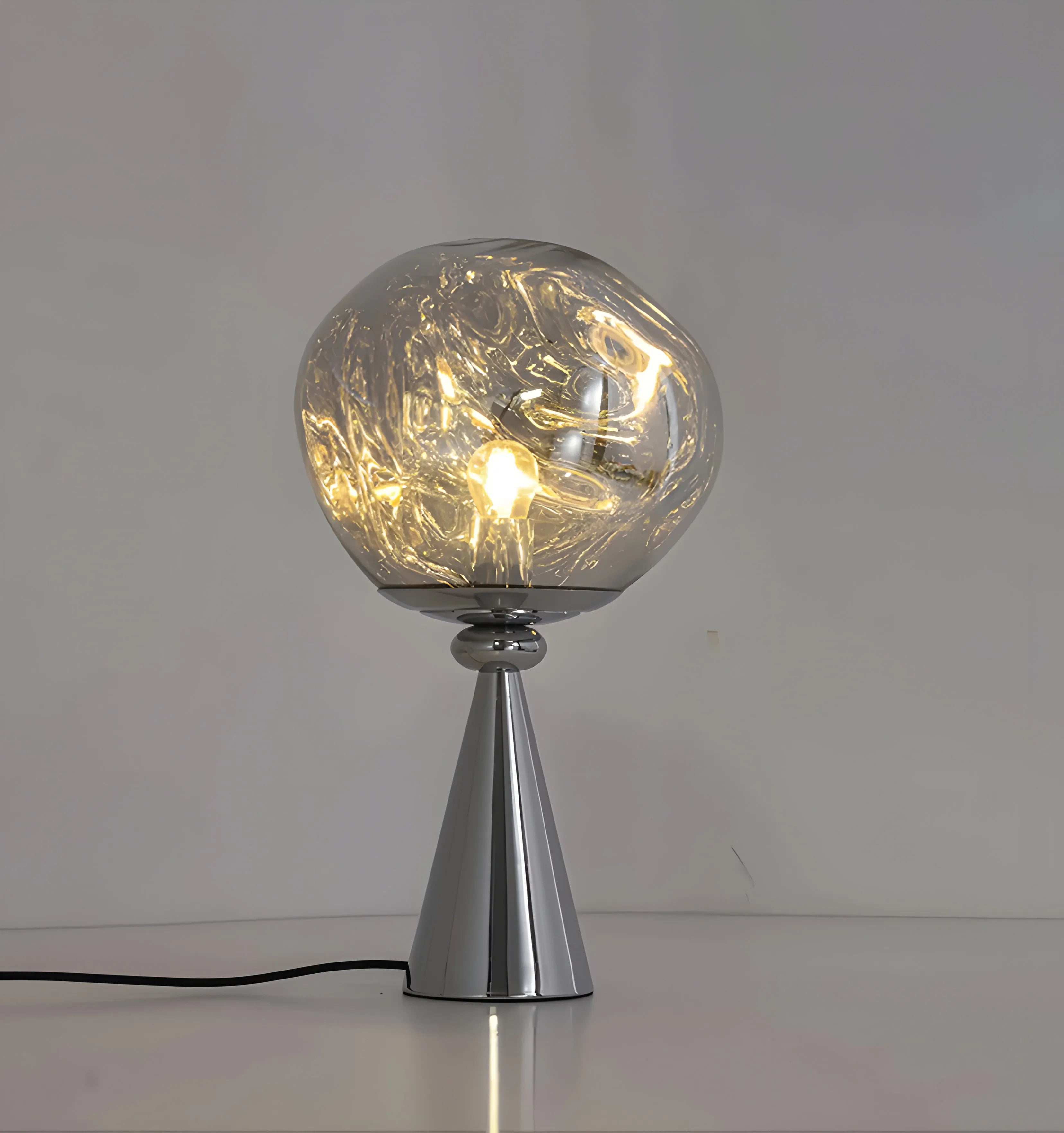 Lava Cone Table Lamp - NexioPick