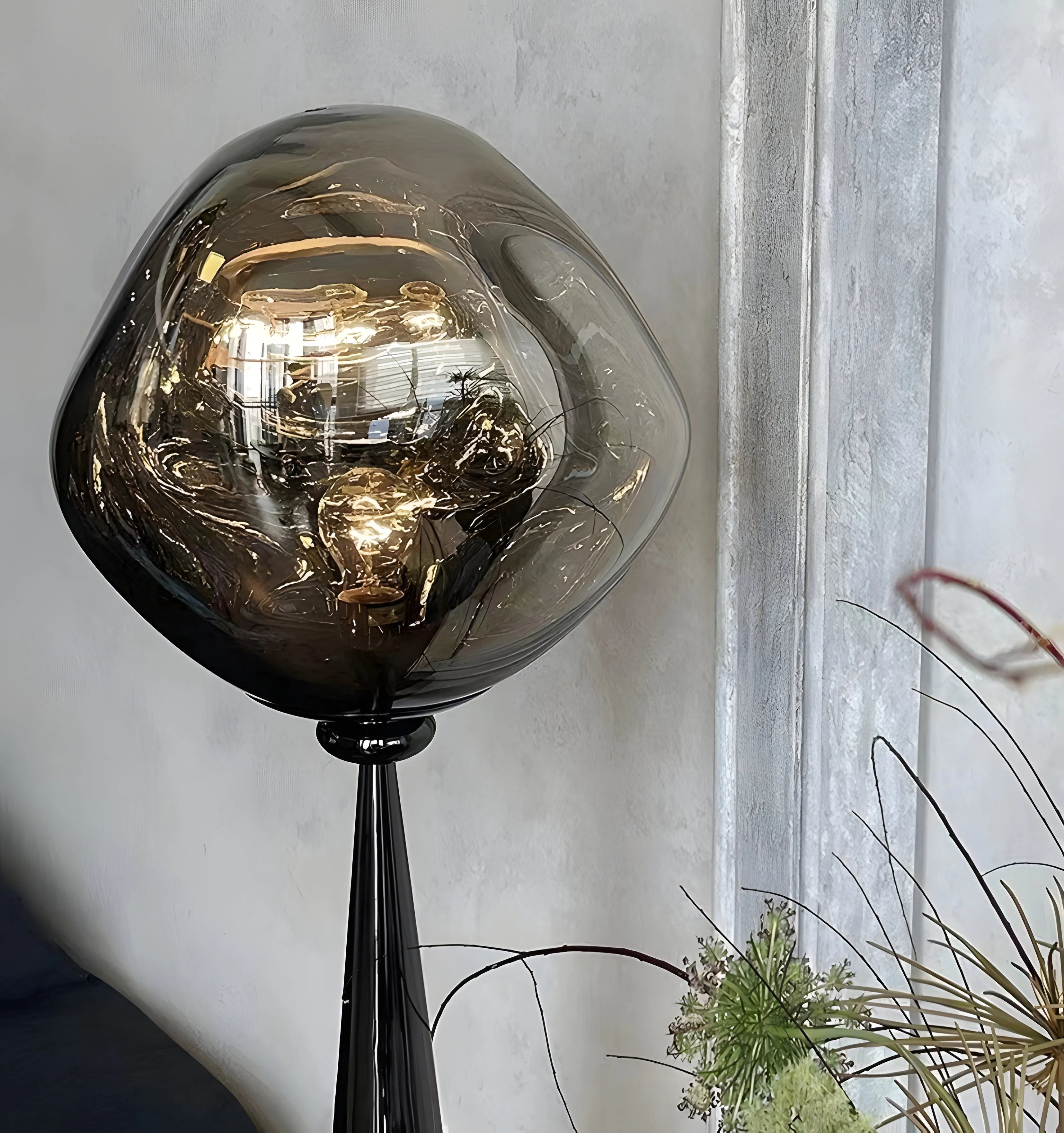 Lava Cone Table Lamp - NexioPick