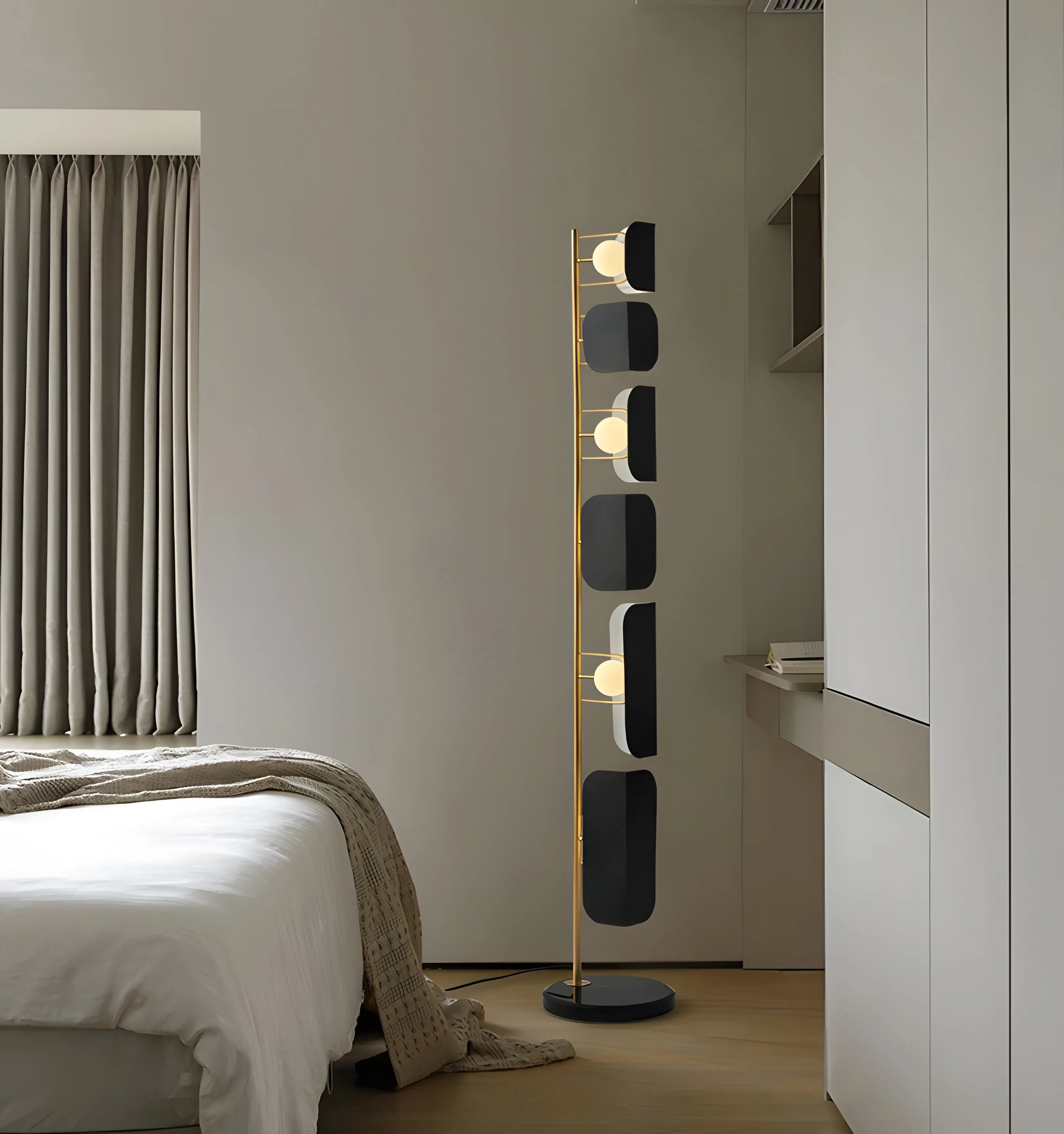 Leagan Floor Lamp - NexioPick