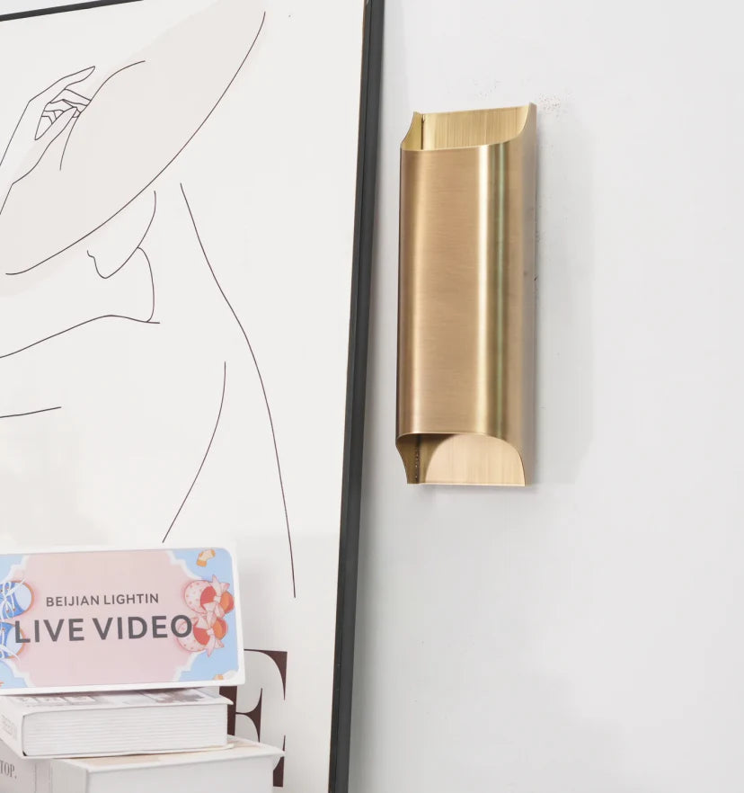 Leclerc Sconce - NexioPick