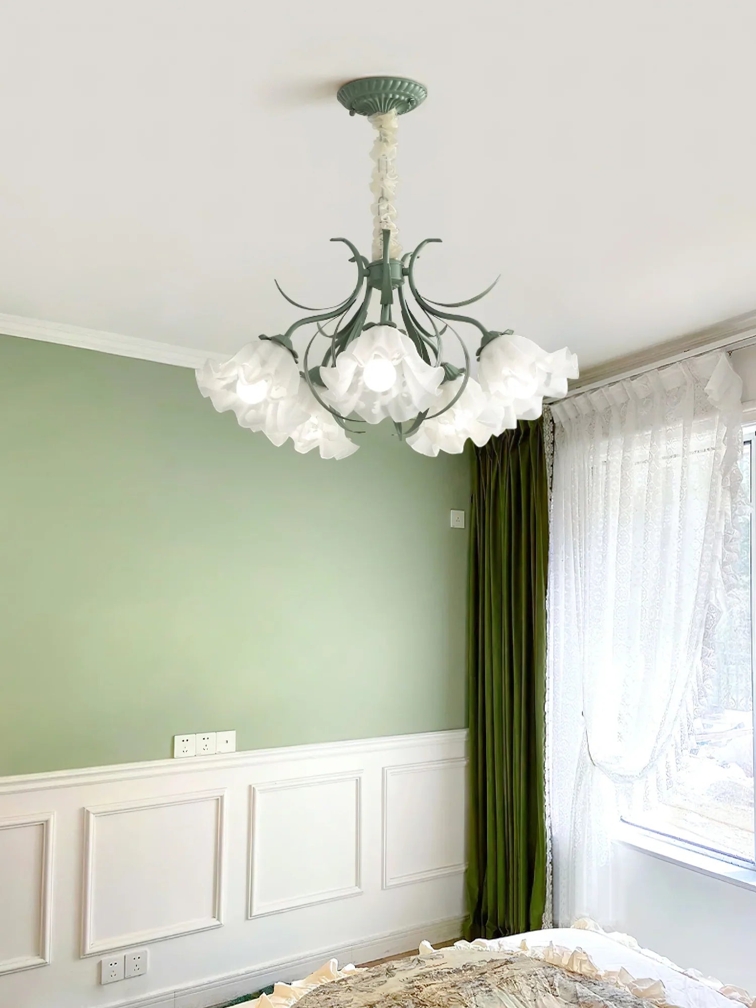 Lily of the Valley Flower Chandelier - NexioPick