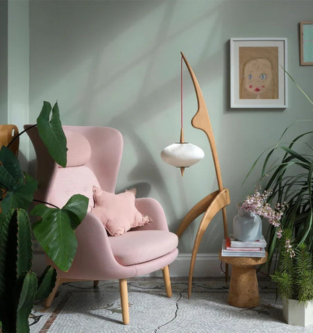 Mantis Wood Floor Lamp - NexioPick