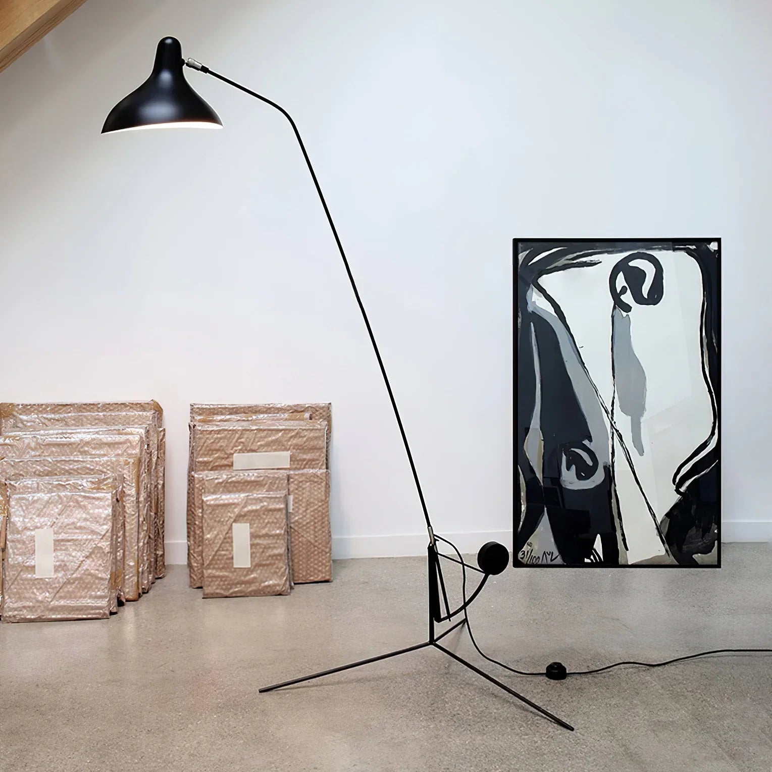 Mantis Arm Floor Lamp - NexioPick