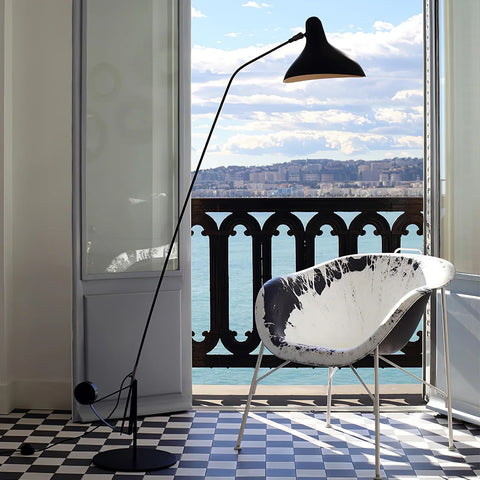 Mantis Arm Floor Lamp - NexioPick