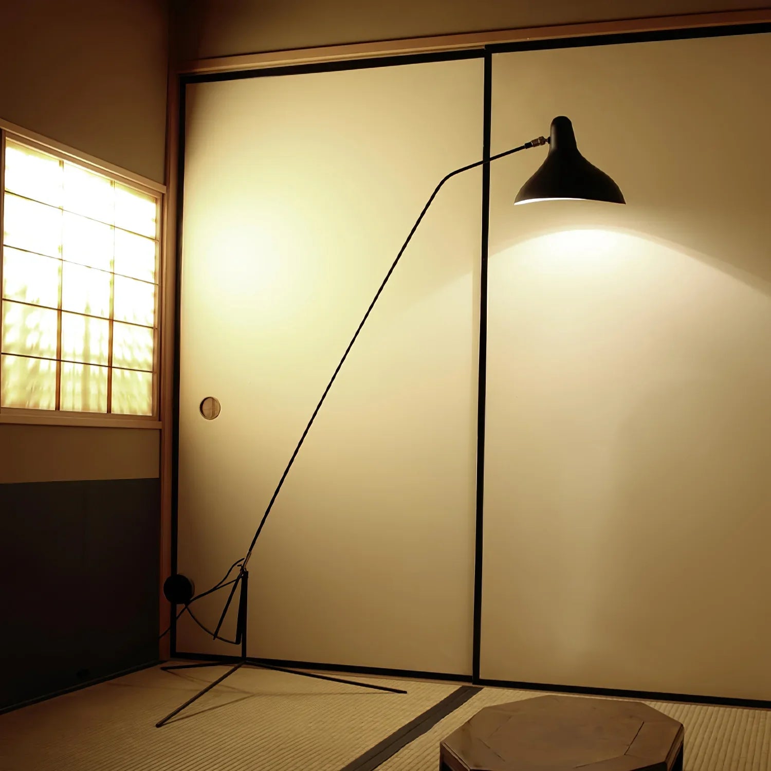 Mantis Arm Floor Lamp - NexioPick