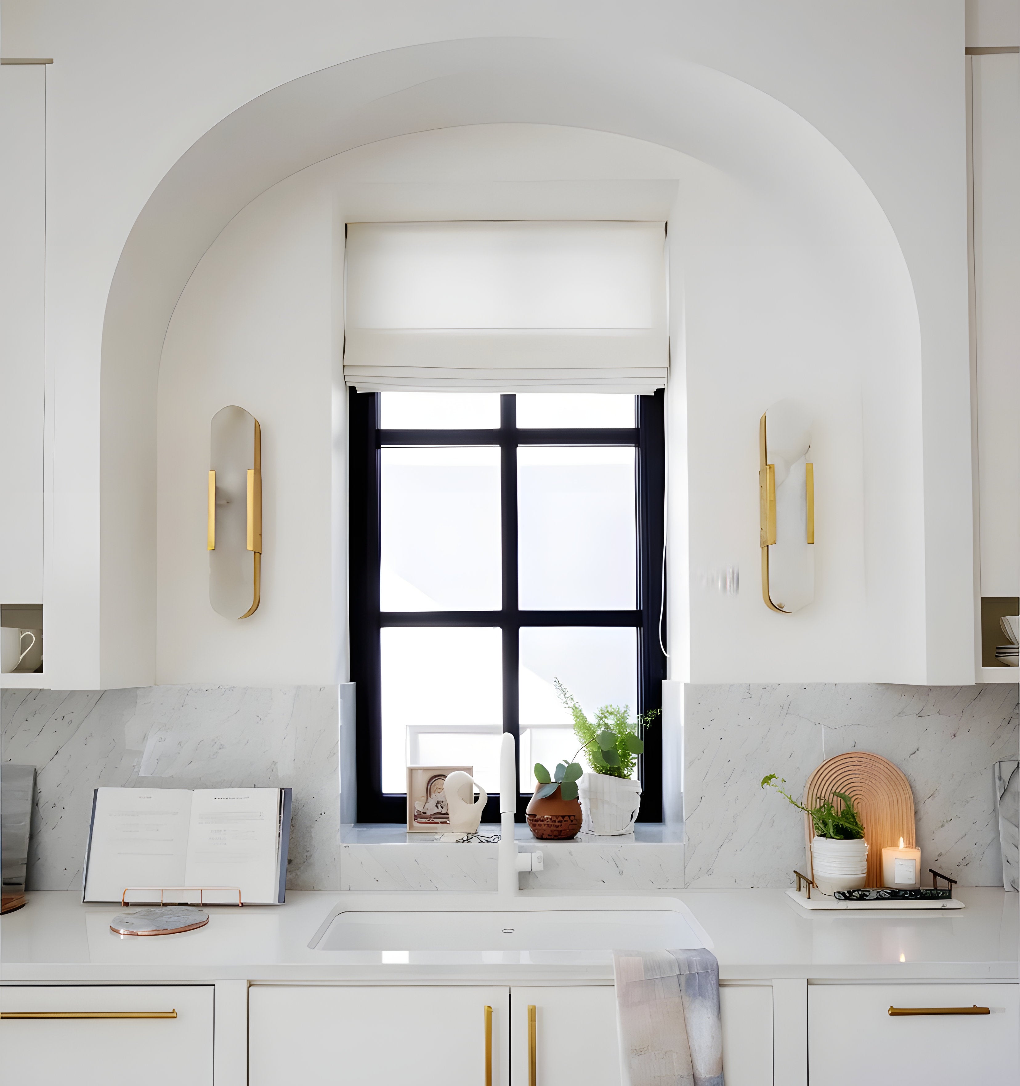 Melange Elongated Alabaster Wall Lamp - NexioPick