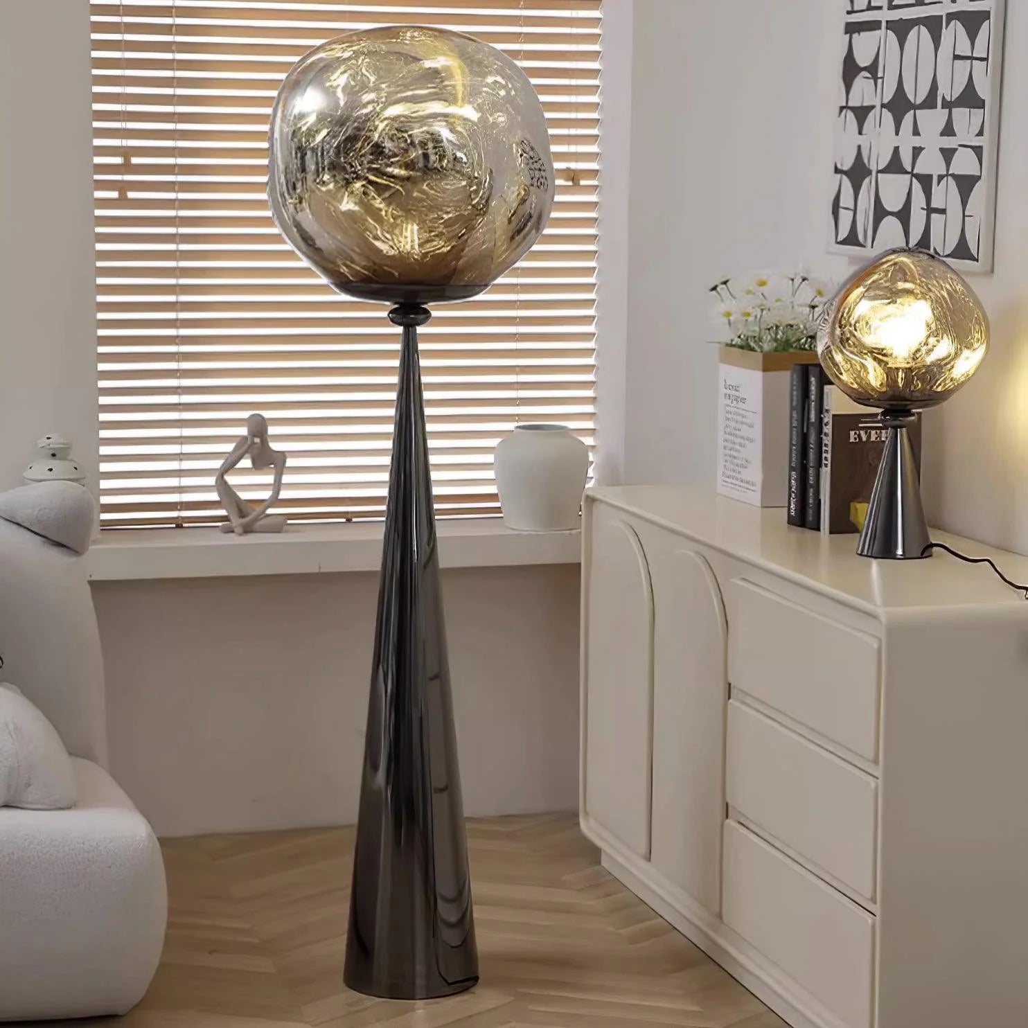 Lava Cone Table Lamp - NexioPick