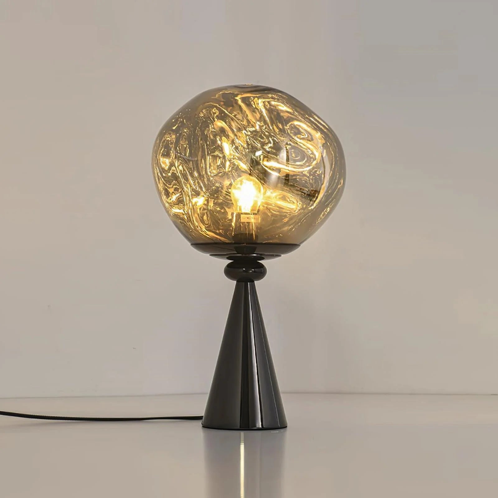 Lava Cone Table Lamp - NexioPick