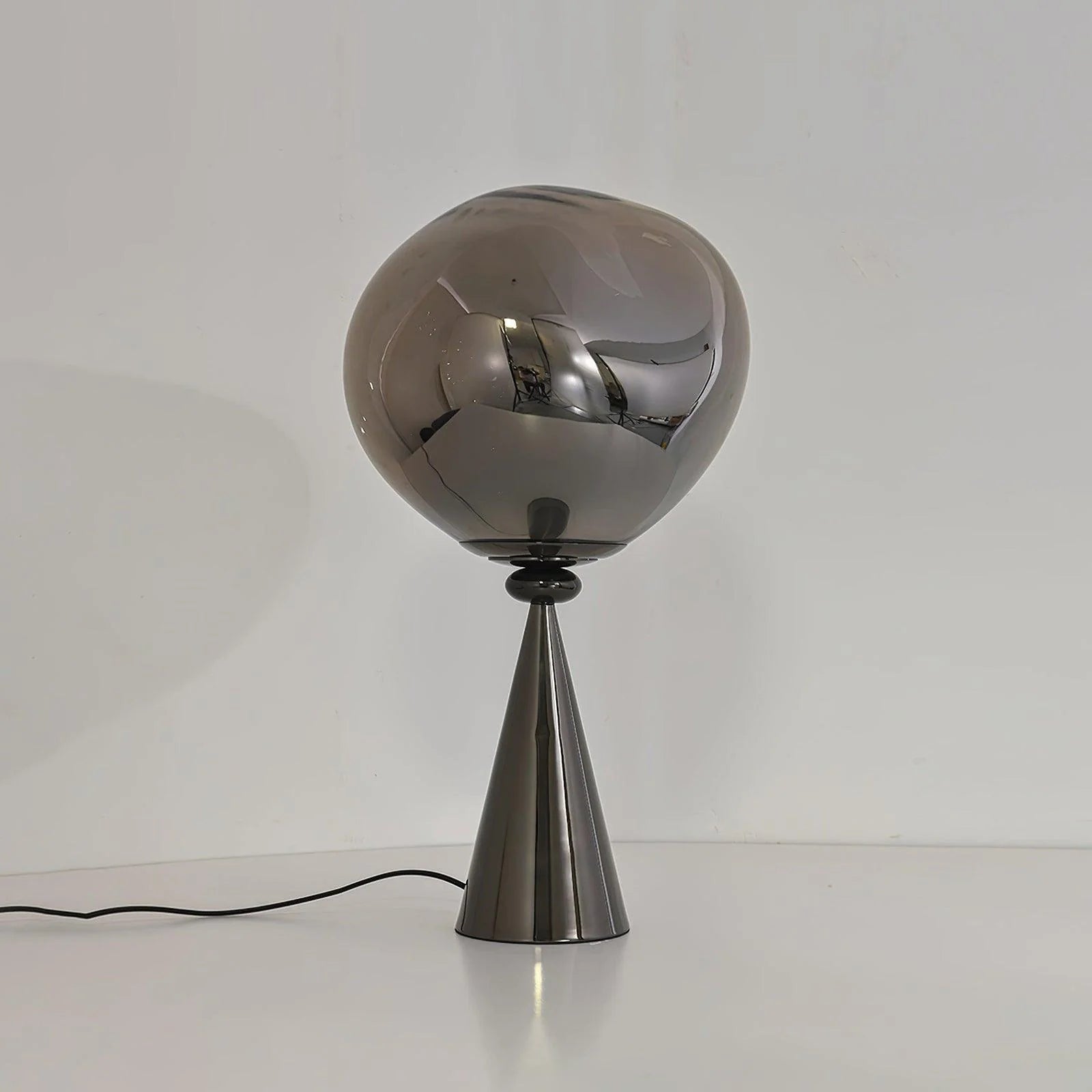 Lava Cone Table Lamp - NexioPick